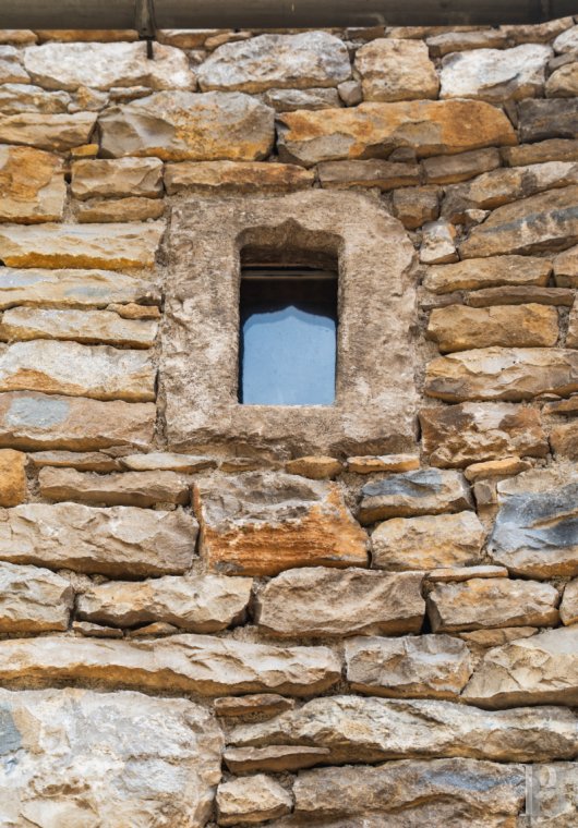 character properties France languedoc roussillon   - 8