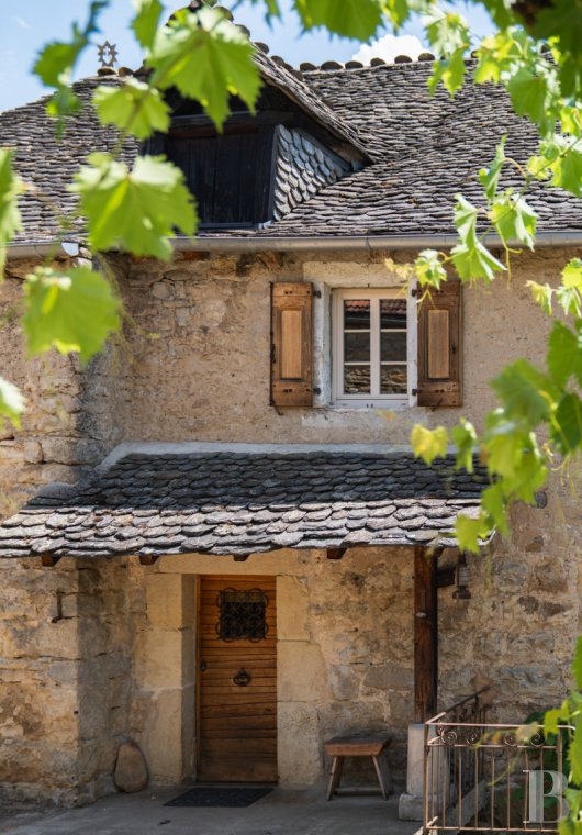 character properties France languedoc roussillon   - 9