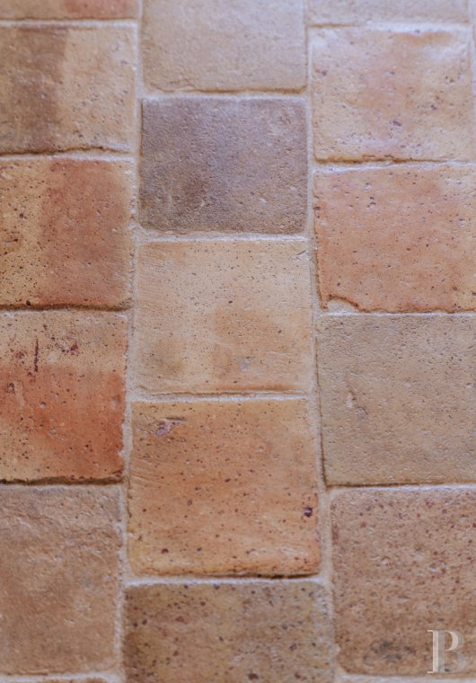 A Provencal farmhouse renovated in keeping with the traditional way of life, not far from Carpentras, in the Vaucluse - photo  n°28