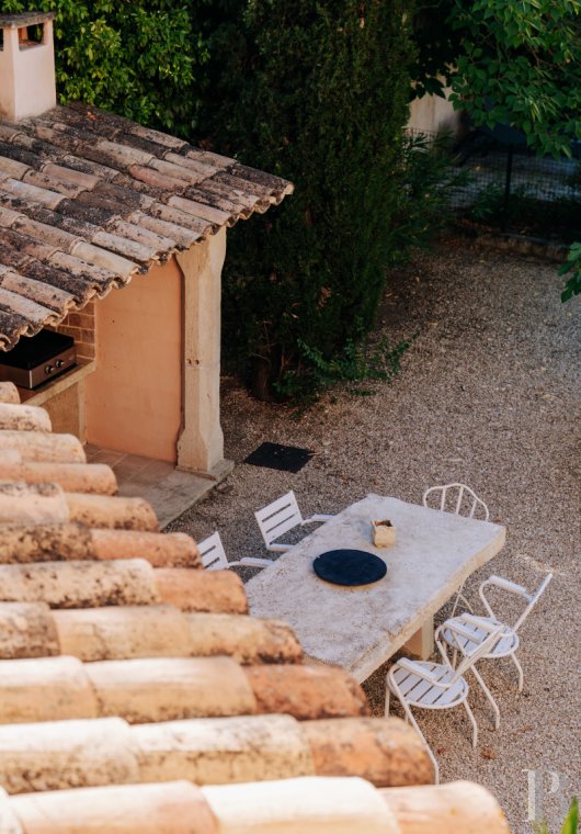 A Provencal farmhouse renovated in keeping with the traditional way of life, not far from Carpentras, in the Vaucluse - photo  n°24