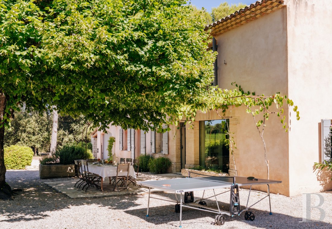 A Provencal farmhouse renovated in keeping with the traditional way of life, not far from Carpentras, in the Vaucluse - photo  n°5