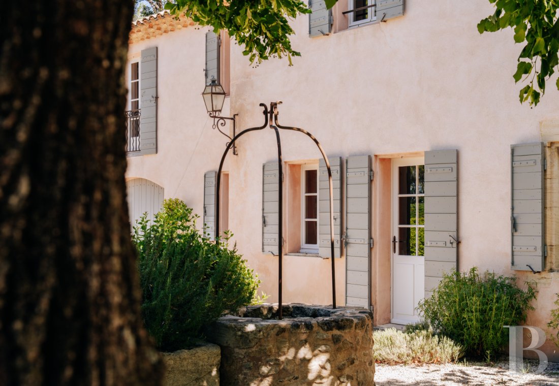 A Provencal farmhouse renovated in keeping with the traditional way of life, not far from Carpentras, in the Vaucluse - photo  n°40