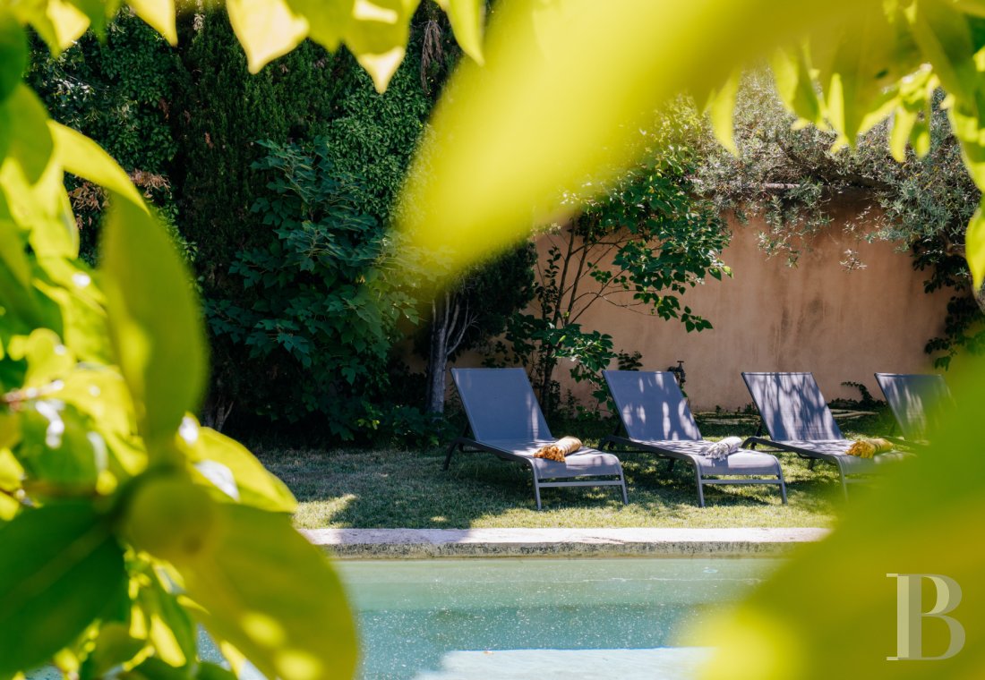 A Provencal farmhouse renovated in keeping with the traditional way of life, not far from Carpentras, in the Vaucluse - photo  n°6