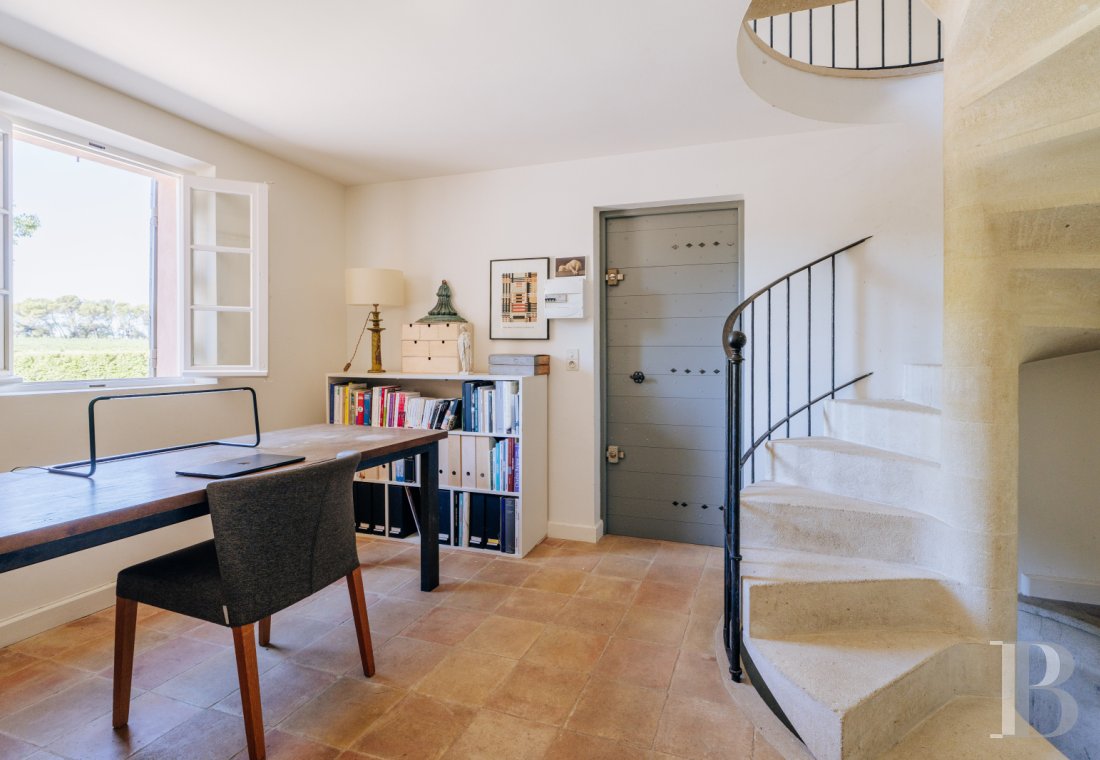 A Provencal farmhouse renovated in keeping with the traditional way of life, not far from Carpentras, in the Vaucluse - photo  n°22