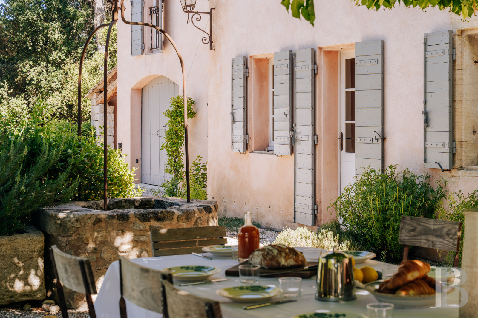 A Provencal farmhouse renovated in keeping with the traditional way of life, not far from Carpentras, in the Vaucluse - photo  n°34