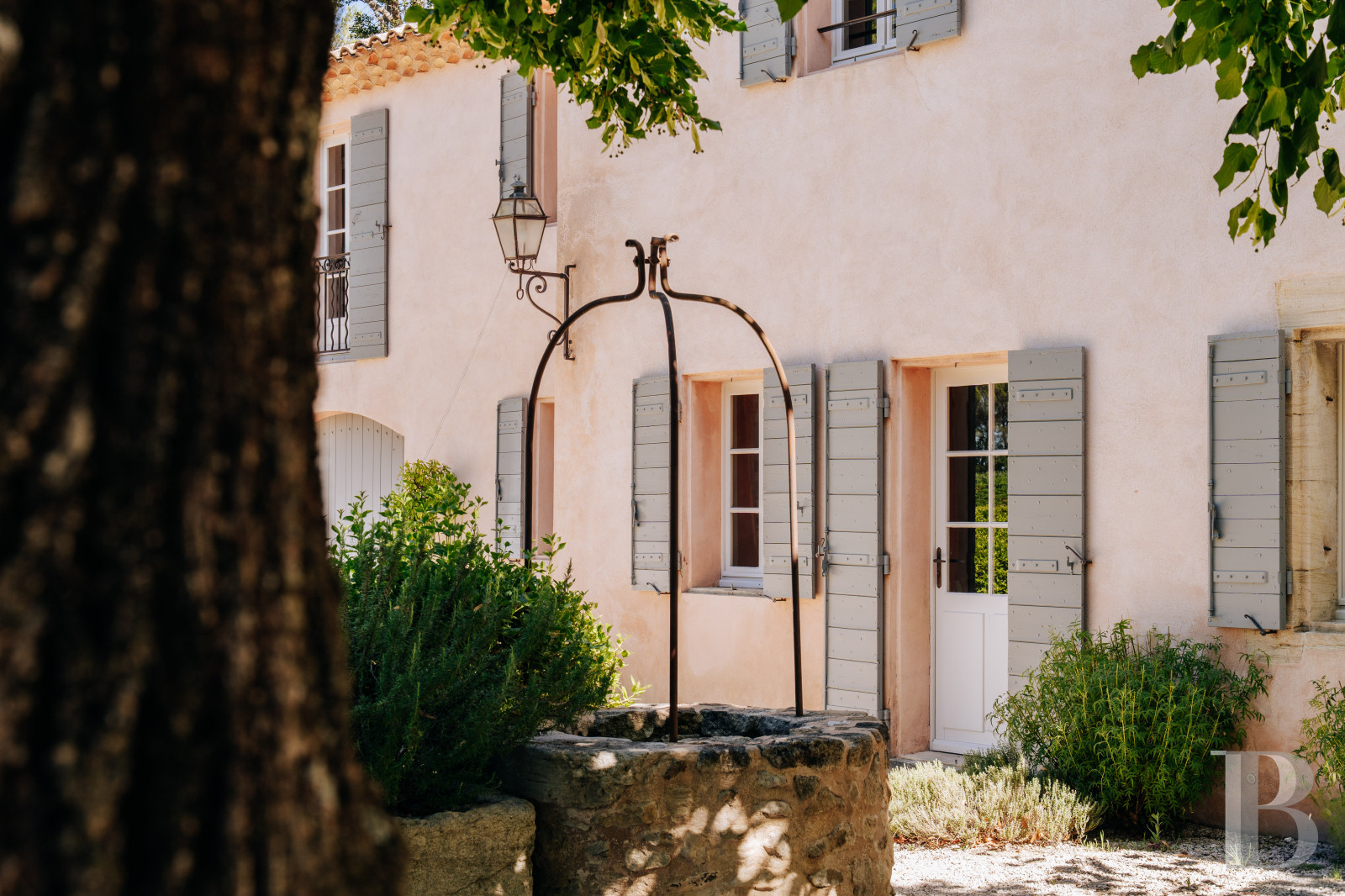 A Provencal farmhouse renovated in keeping with the traditional way of life, not far from Carpentras, in the Vaucluse - photo  n°40