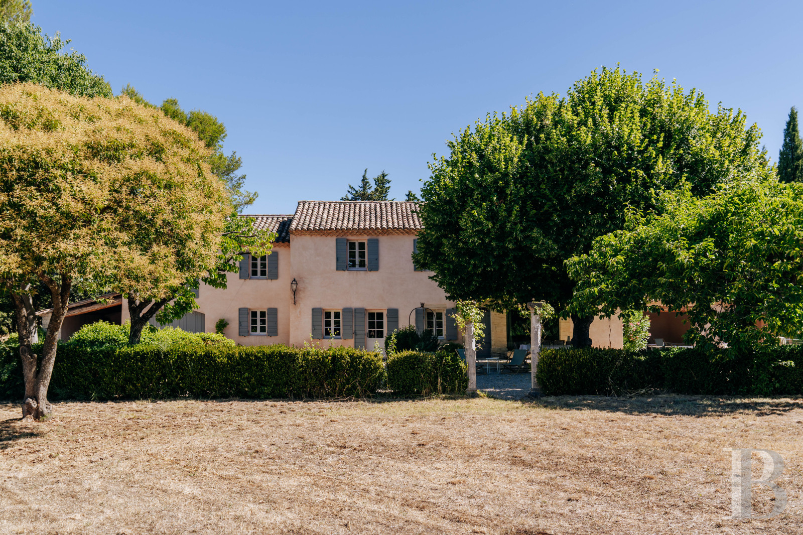 A Provencal farmhouse renovated in keeping with the traditional way of life, not far from Carpentras, in the Vaucluse - photo  n°43