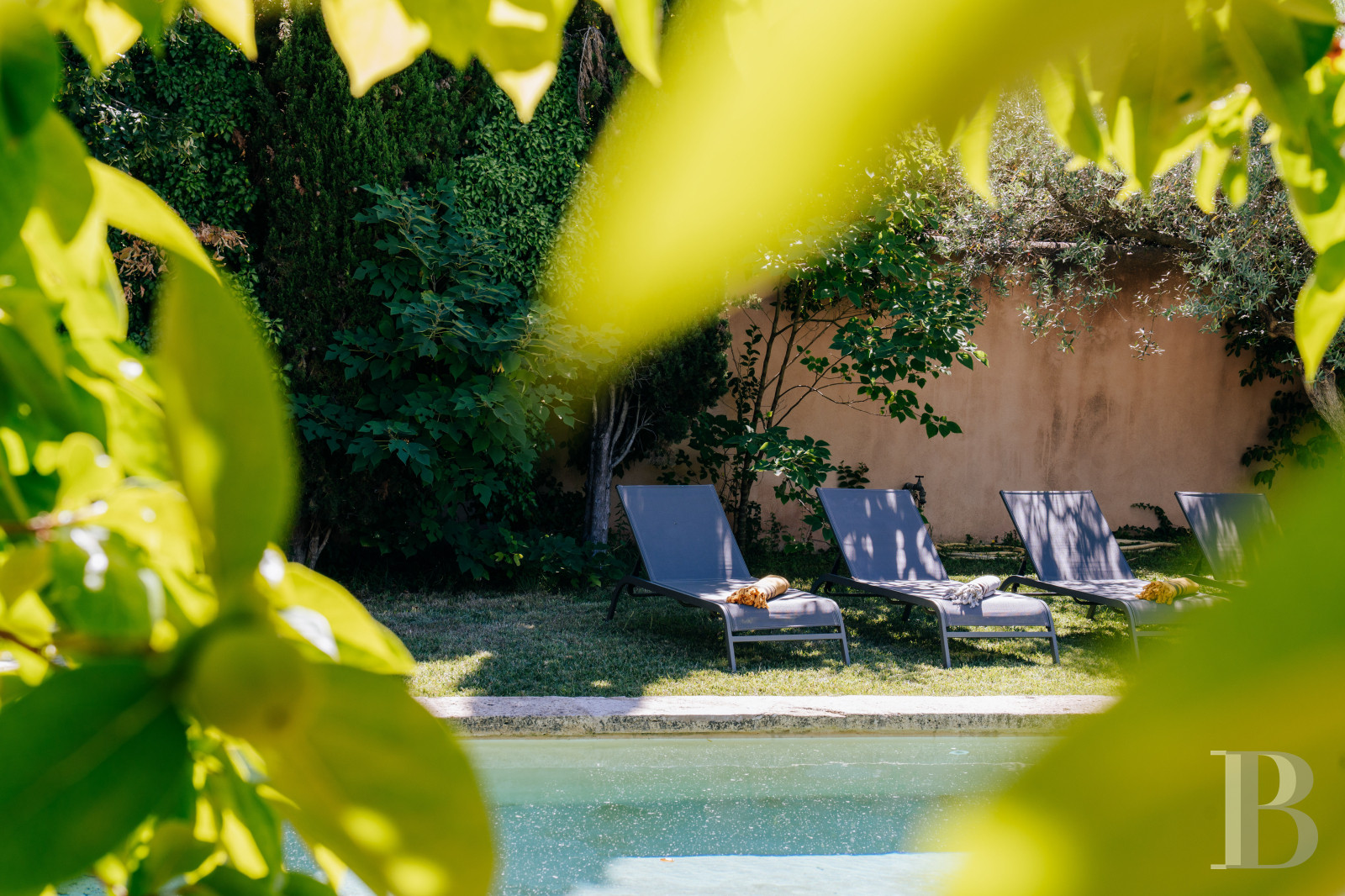 A Provencal farmhouse renovated in keeping with the traditional way of life, not far from Carpentras, in the Vaucluse - photo  n°6