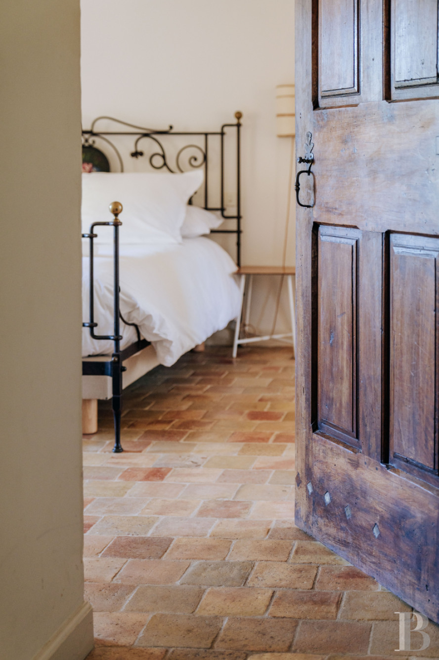 A Provencal farmhouse renovated in keeping with the traditional way of life, not far from Carpentras, in the Vaucluse - photo  n°25