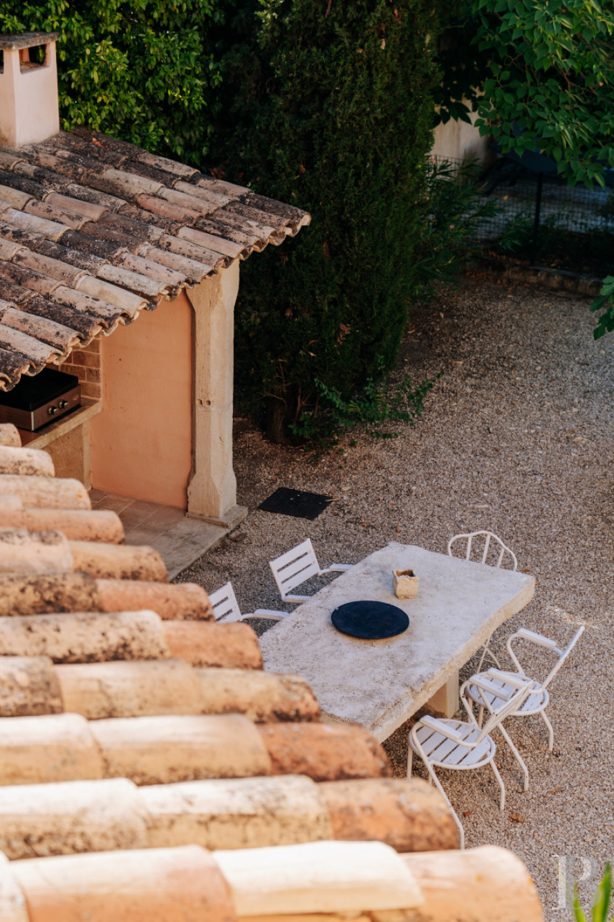 A Provencal farmhouse renovated in keeping with the traditional way of life, not far from Carpentras, in the Vaucluse - photo  n°24