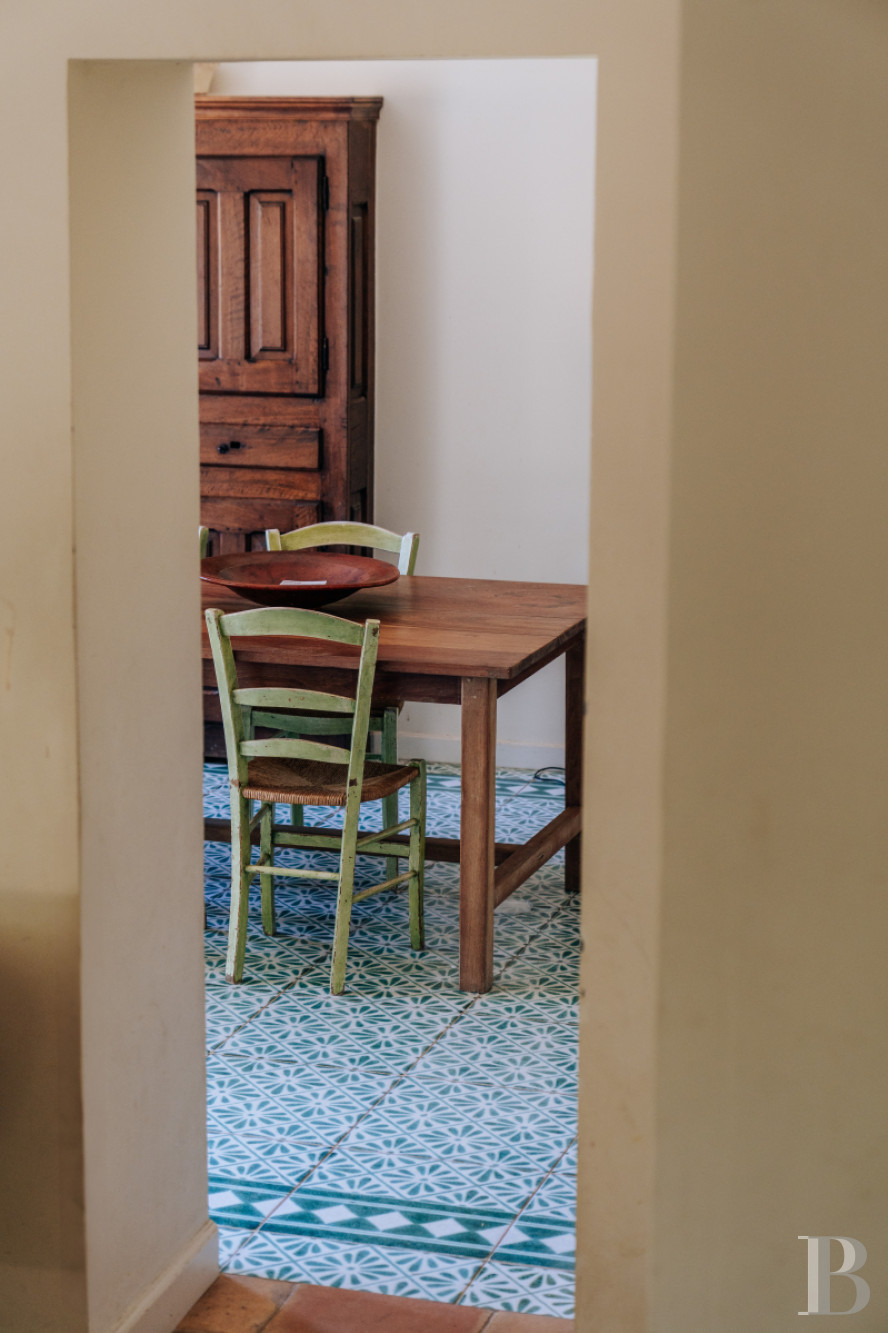 A Provencal farmhouse renovated in keeping with the traditional way of life, not far from Carpentras, in the Vaucluse - photo  n°15