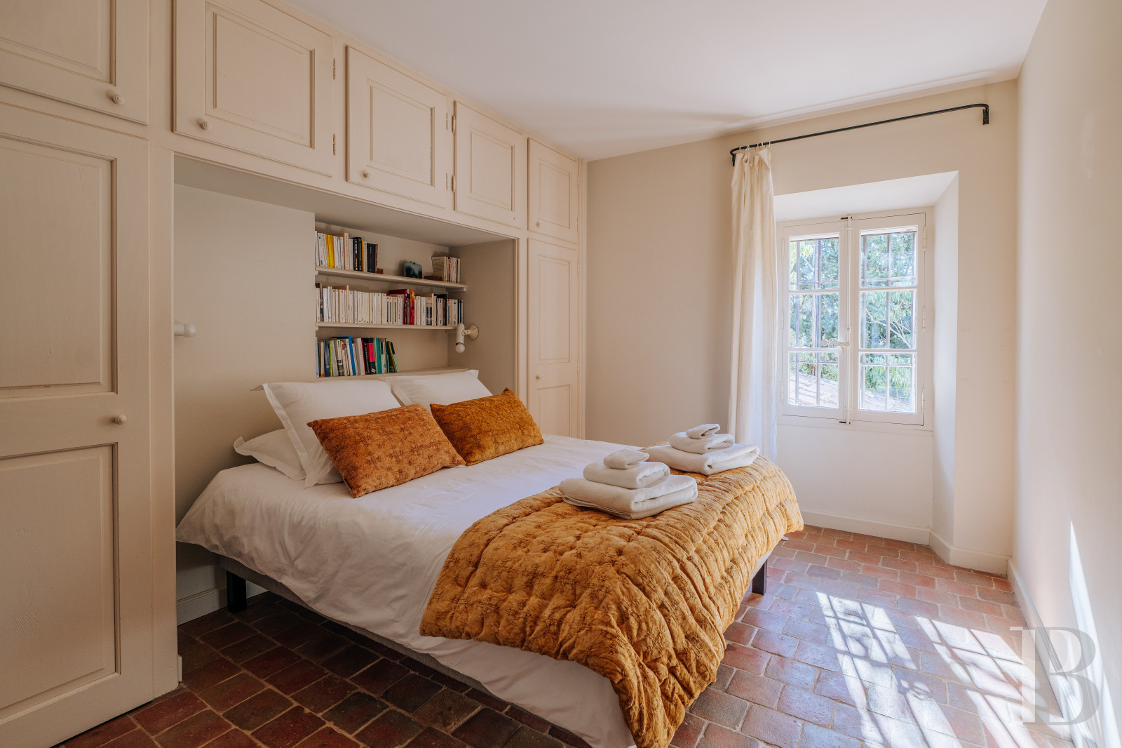 A Provencal farmhouse renovated in keeping with the traditional way of life, not far from Carpentras, in the Vaucluse - photo  n°30