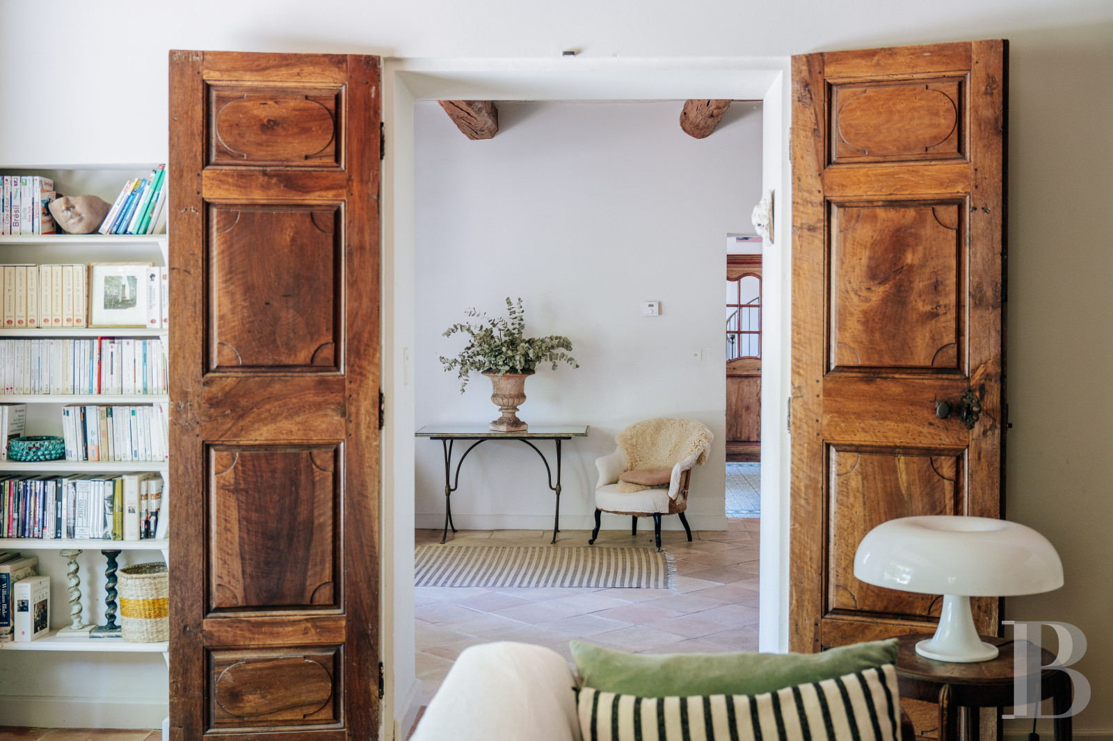 A Provencal farmhouse renovated in keeping with the traditional way of life, not far from Carpentras, in the Vaucluse - photo  n°13