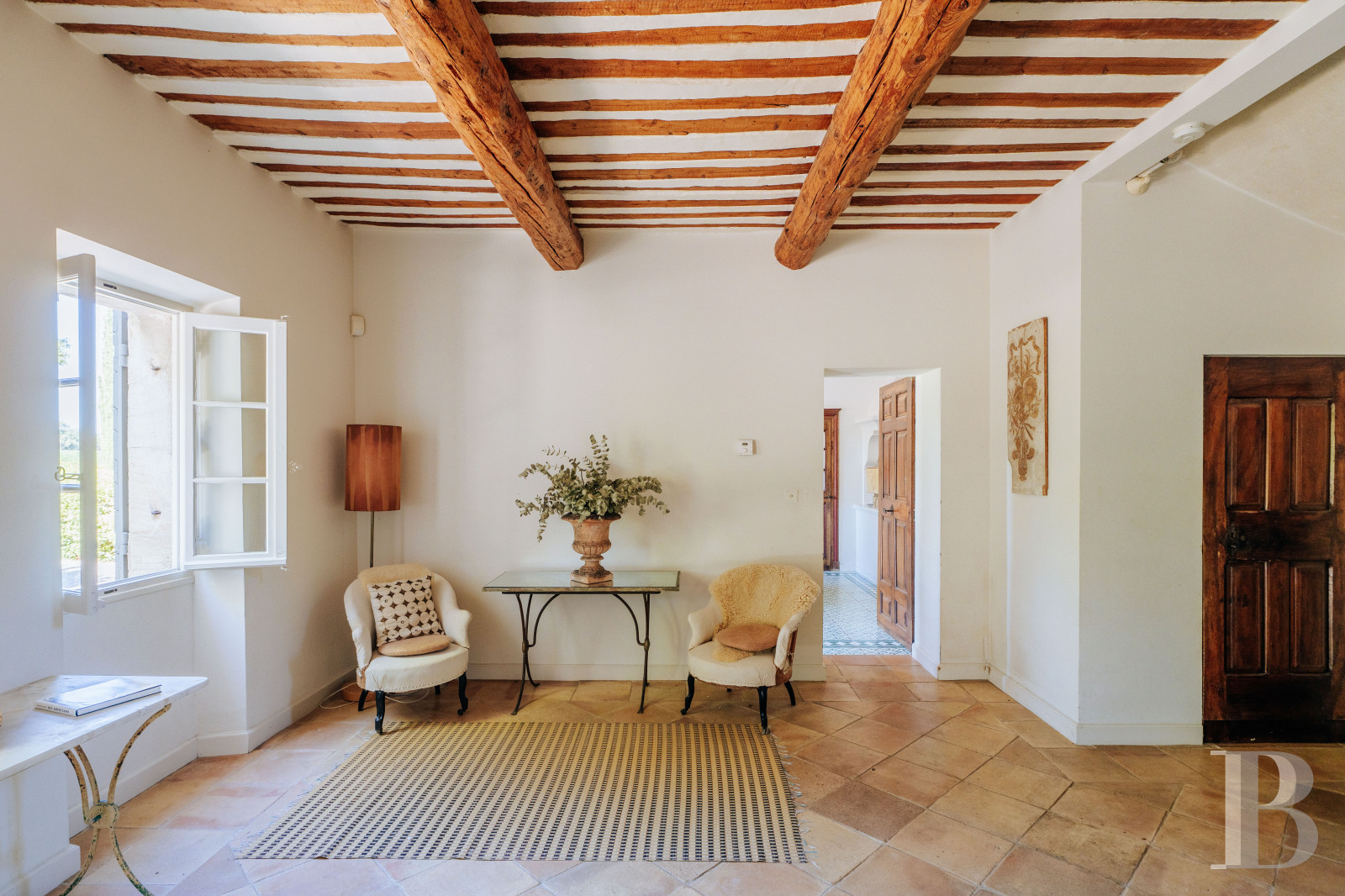 A Provencal farmhouse renovated in keeping with the traditional way of life, not far from Carpentras, in the Vaucluse - photo  n°10