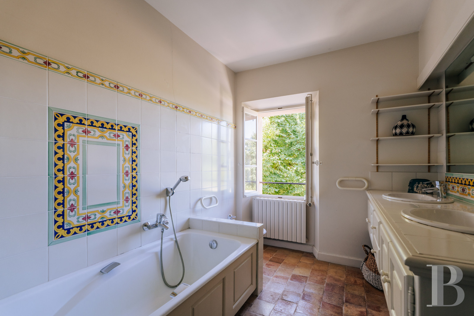 A Provencal farmhouse renovated in keeping with the traditional way of life, not far from Carpentras, in the Vaucluse - photo  n°20