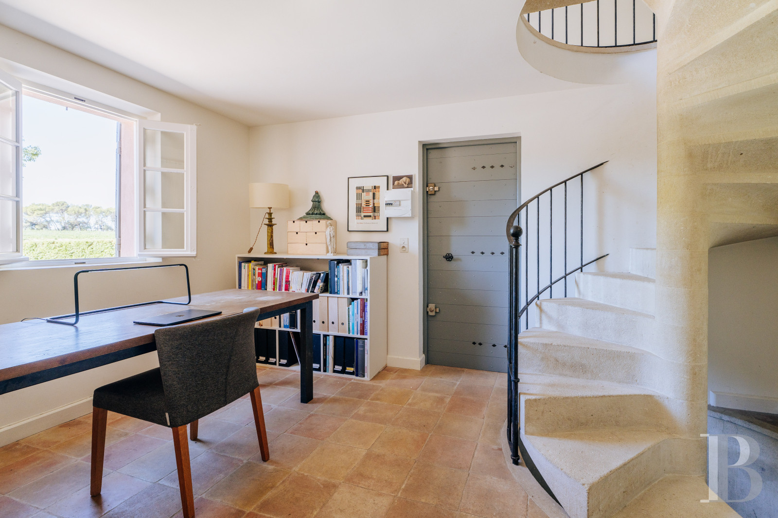 A Provencal farmhouse renovated in keeping with the traditional way of life, not far from Carpentras, in the Vaucluse - photo  n°22
