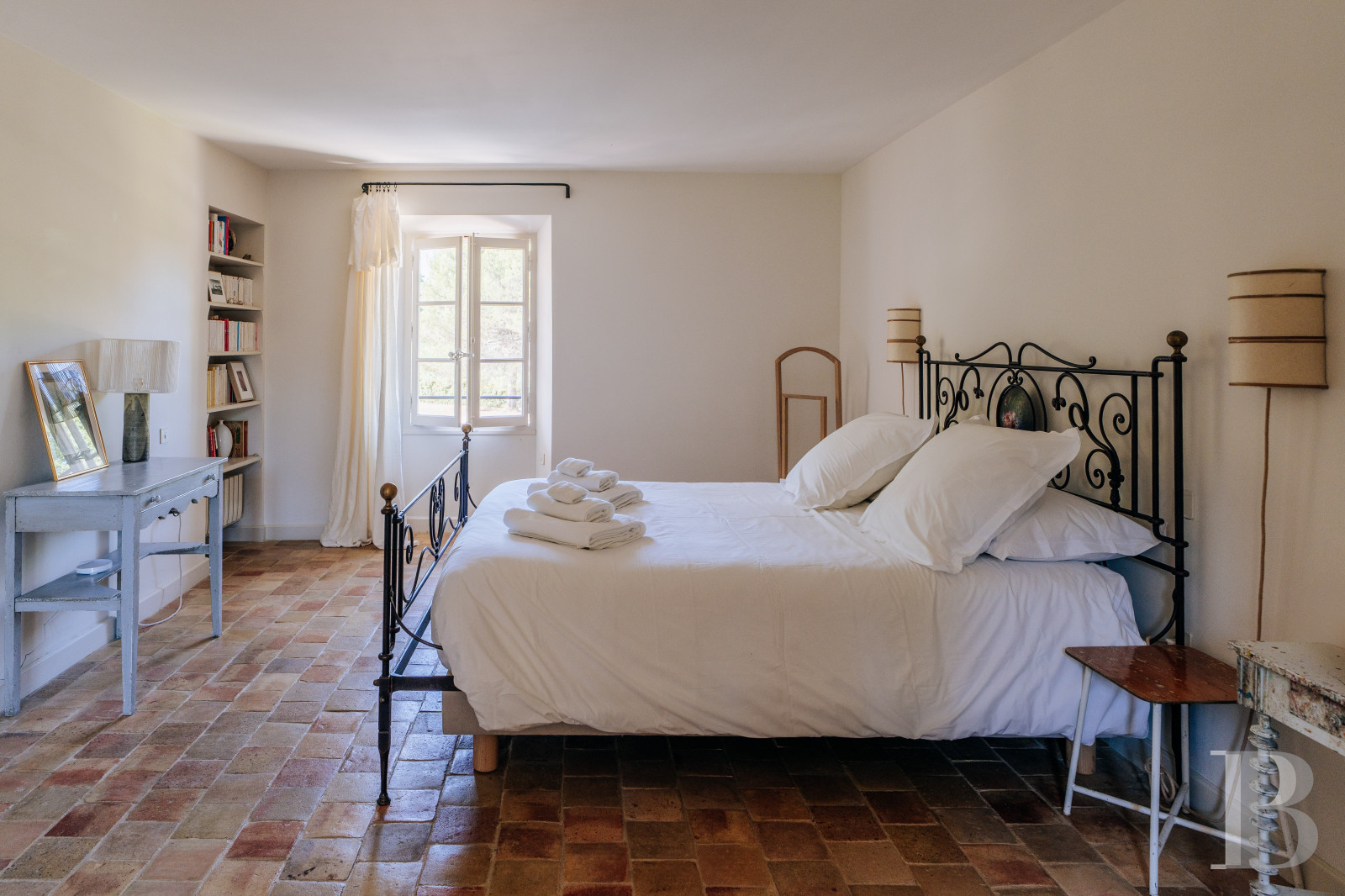 A Provencal farmhouse renovated in keeping with the traditional way of life, not far from Carpentras, in the Vaucluse - photo  n°26