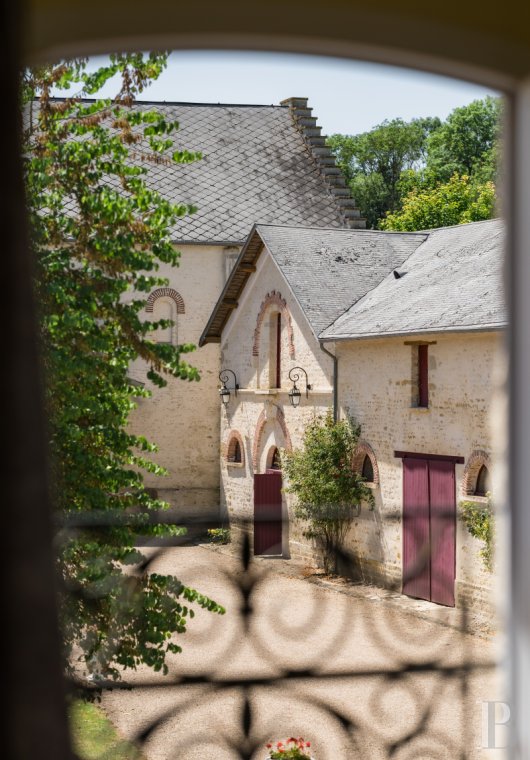 character properties France center val de loire   - 11