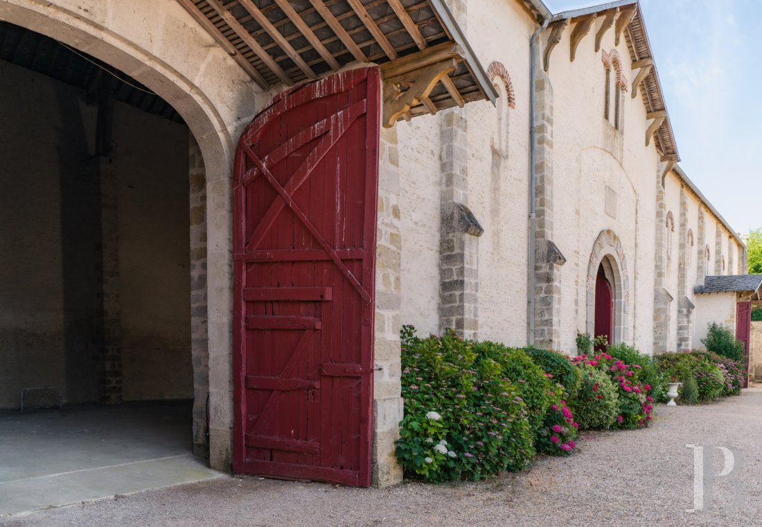 character properties France center val de loire   - 1