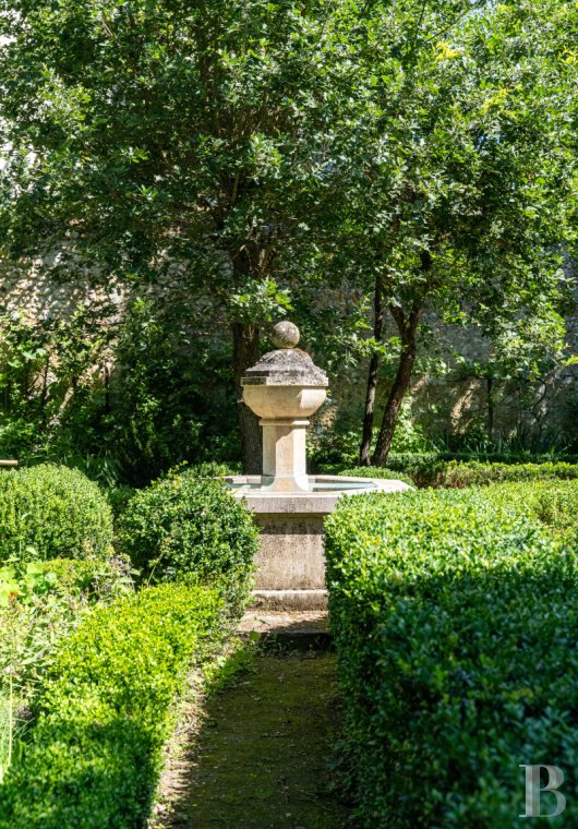 À Vendôme, en Loir-et-Cher, séjourner dans une villa néo-gothique et son jardin plein de fraîcheur - photo  n°2