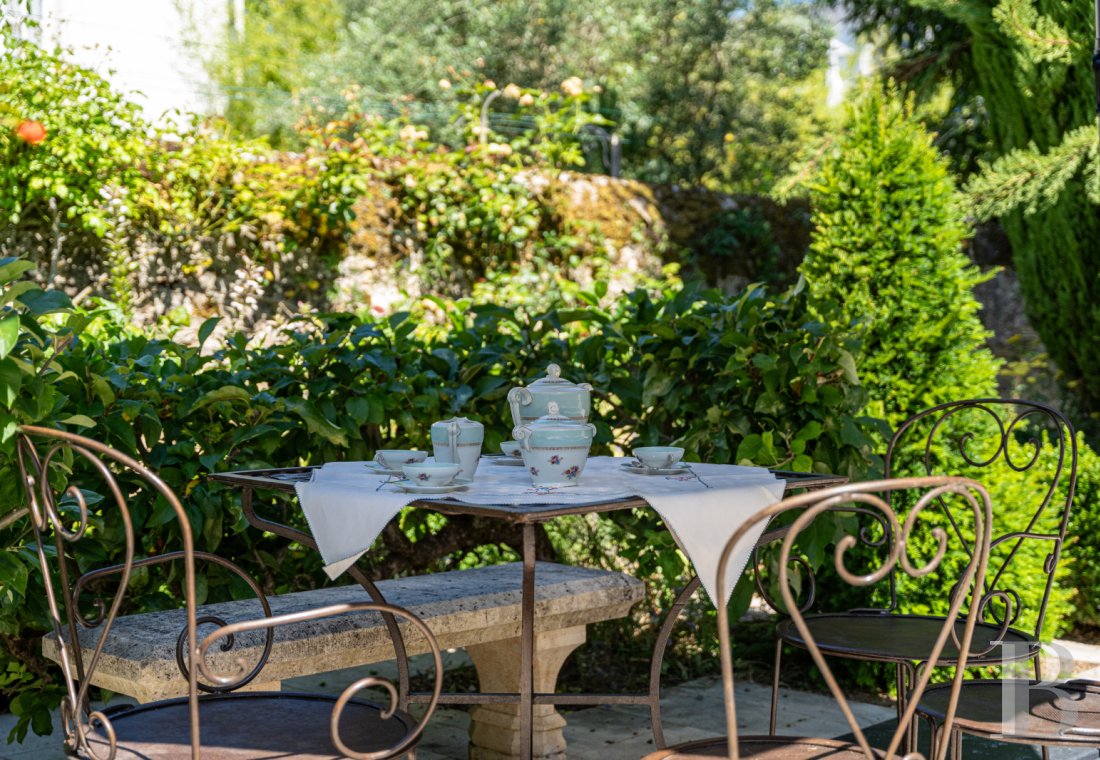 À Vendôme, en Loir-et-Cher, séjourner dans une villa néo-gothique et son jardin plein de fraîcheur - photo  n°7