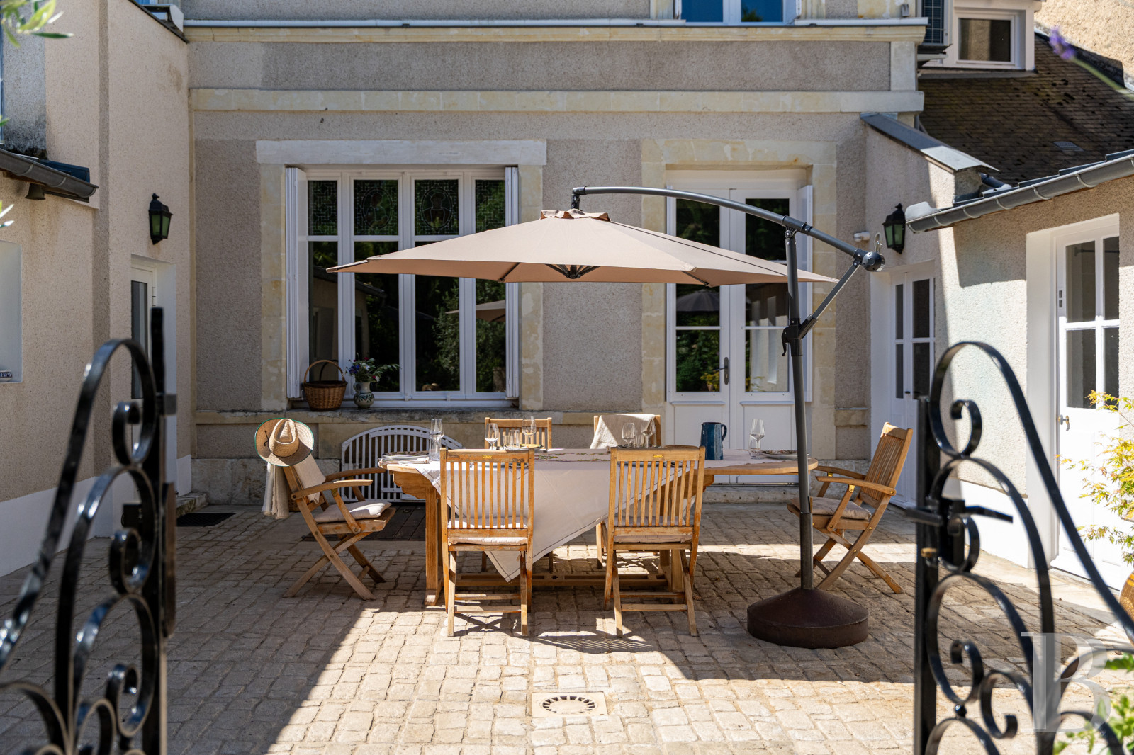 À Vendôme, en Loir-et-Cher, séjourner dans une villa néo-gothique et son jardin plein de fraîcheur - photo  n°34