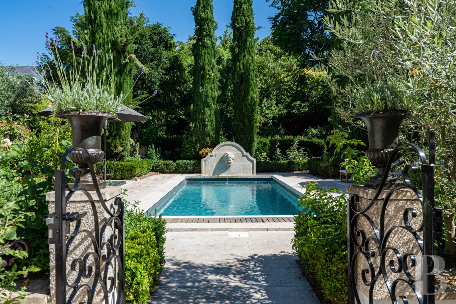 À Vendôme, en Loir-et-Cher, séjourner dans une villa néo-gothique et son jardin plein de fraîcheur - photo  n°31