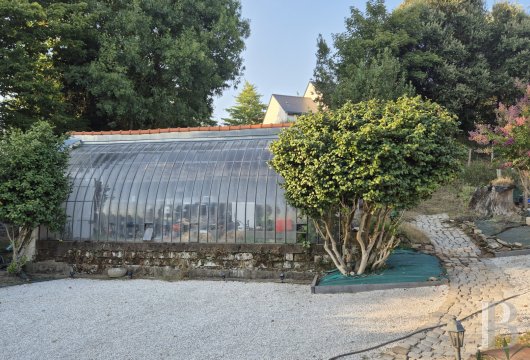 character properties France pays de loire   - 18