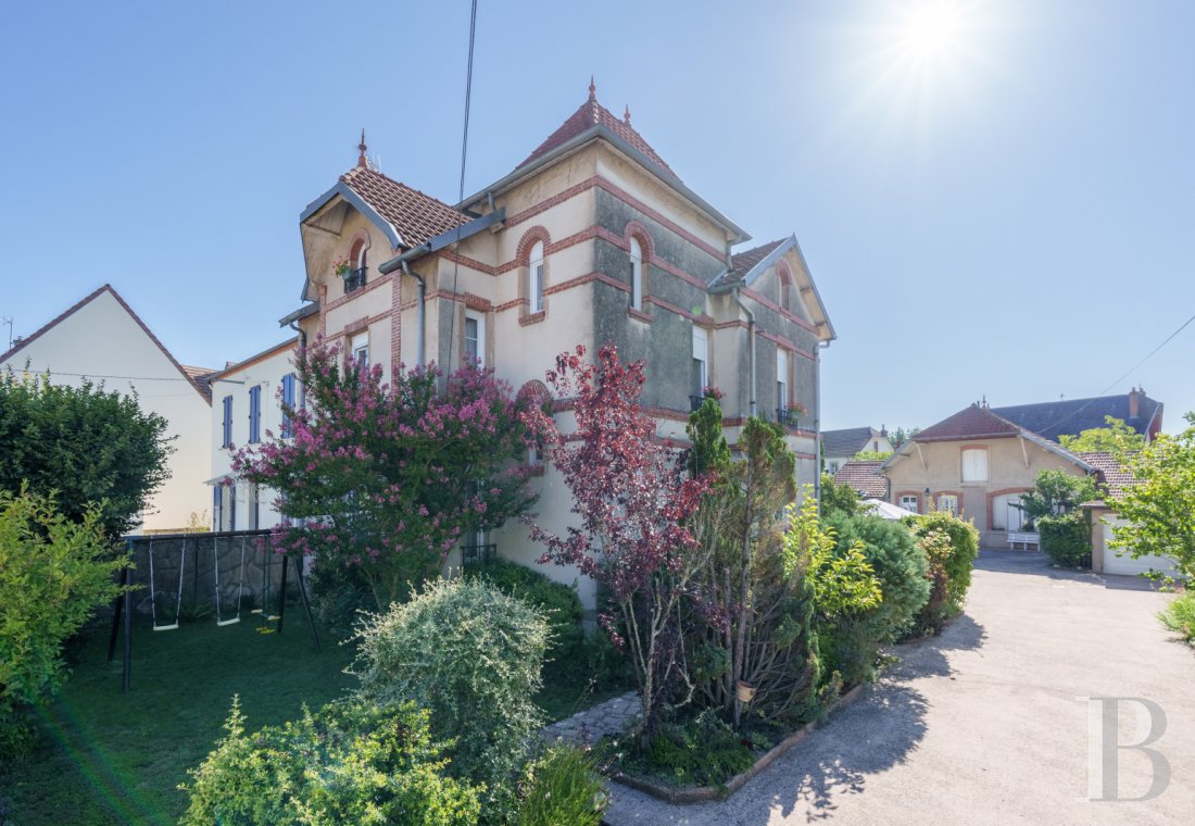properties in town burgundy   - 1