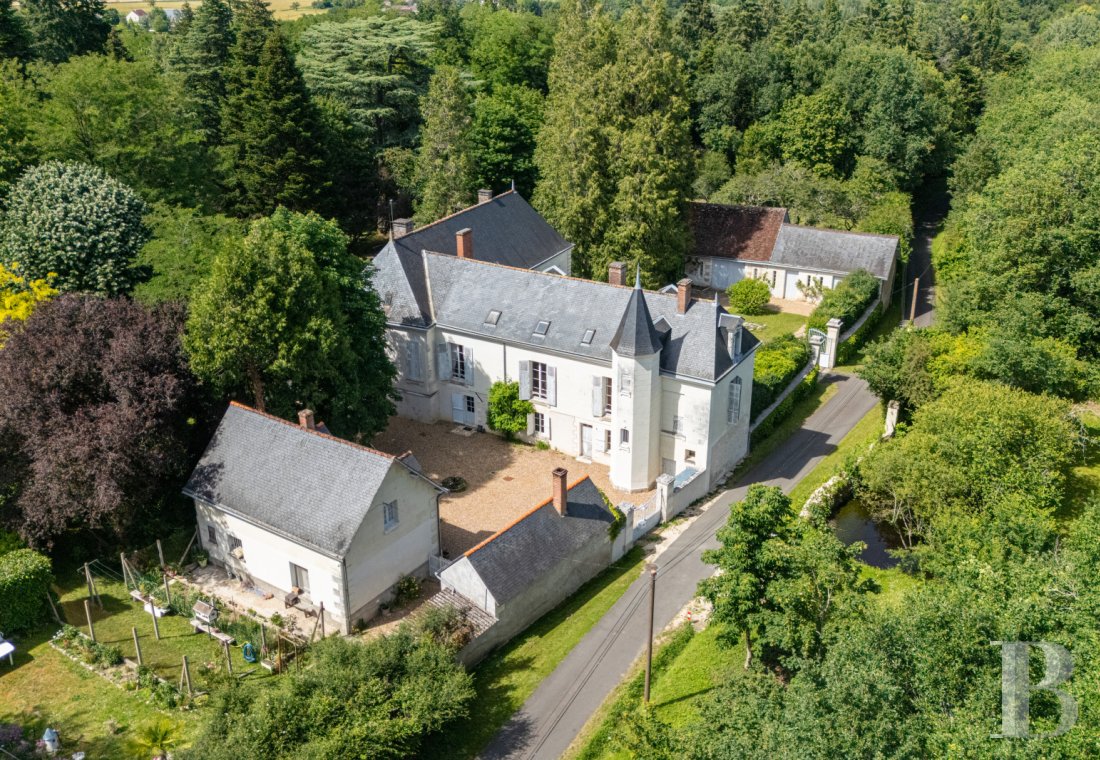 Dans le Loir-et-Cher, non loin de Chenonceau, un ancien relais de chasse du 18e siècle entouré d’un grand parc - photo  n°2