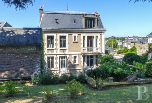 center-val-de-loire - A 270-m² townhouse from 1900 with a 2,000 m² garden, in the Perche area, in the town centre of Nogent-le-Rotrou