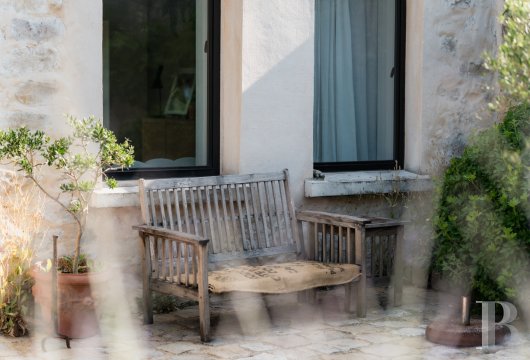 character properties France ile de france   - 15