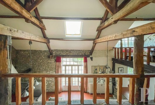 character properties France ile de france   - 9