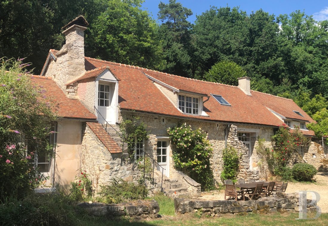character properties France ile de france   - 2