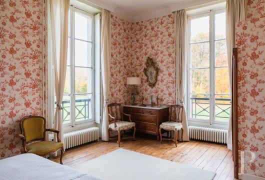 character properties France ile de france   - 13