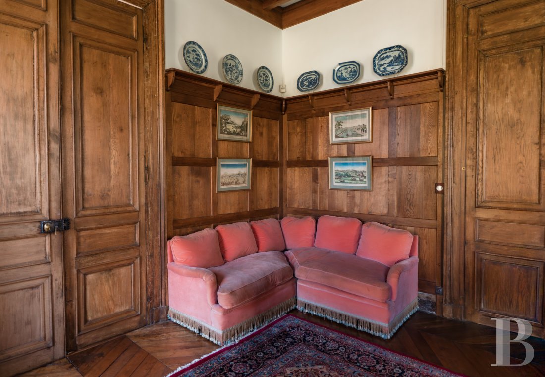 character properties France ile de france   - 6