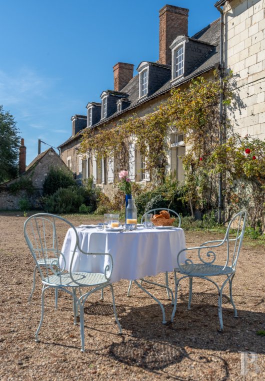 En Indre-et-Loire, à l’ouest de Tours, un manoir de campagne élevé sur quatre siècles (15e-18e) - photo  n°4