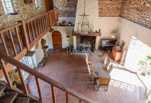 character properties France ile de france   - 5