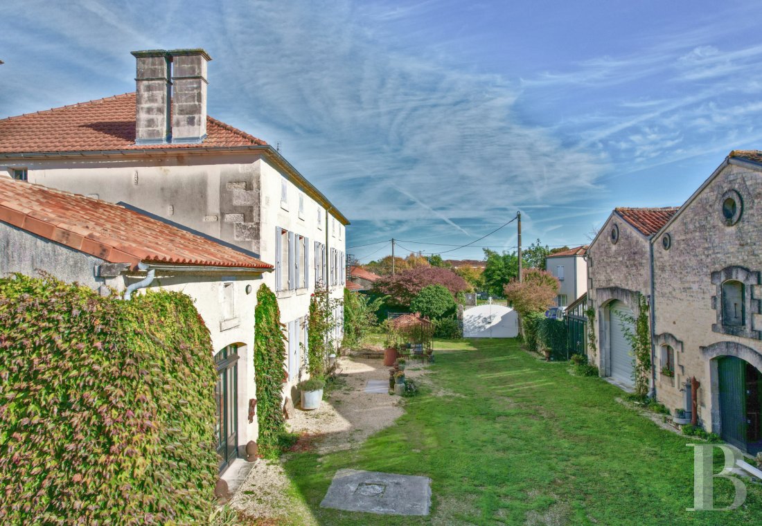 character properties France poitou charentes   - 10
