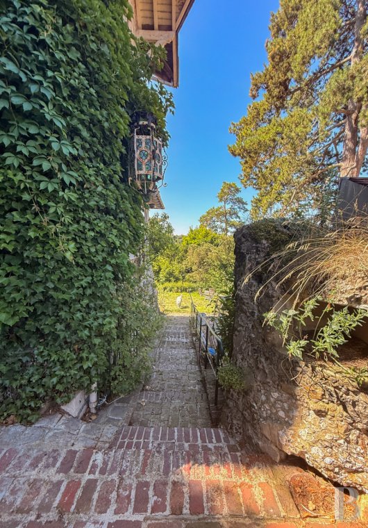 character properties France picardy   - 12