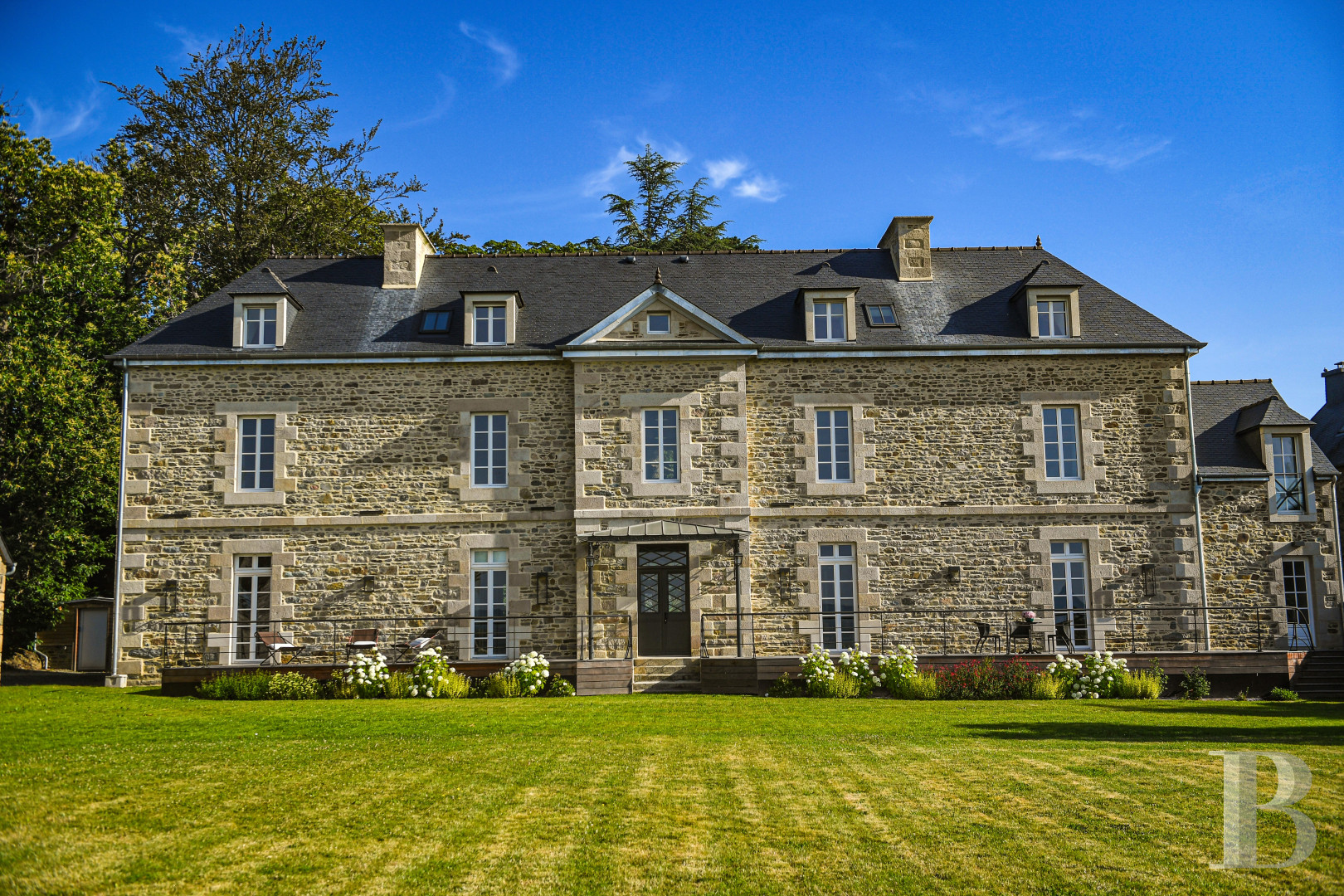 A completely renovated 19th-century manor house on the banks of the Trieux, in the Côtes-d’Armor - photo  n°1