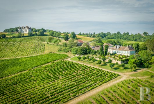 aquitaine - An 18th-century hillside country house with a 30-hectare vineyard,  nestled by Montbazillac in the south of France’s Périgord area