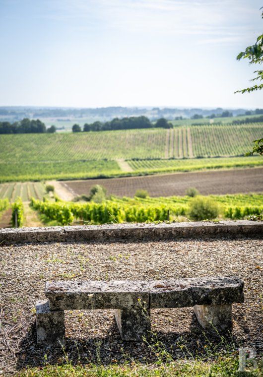 character properties France aquitaine   - 16