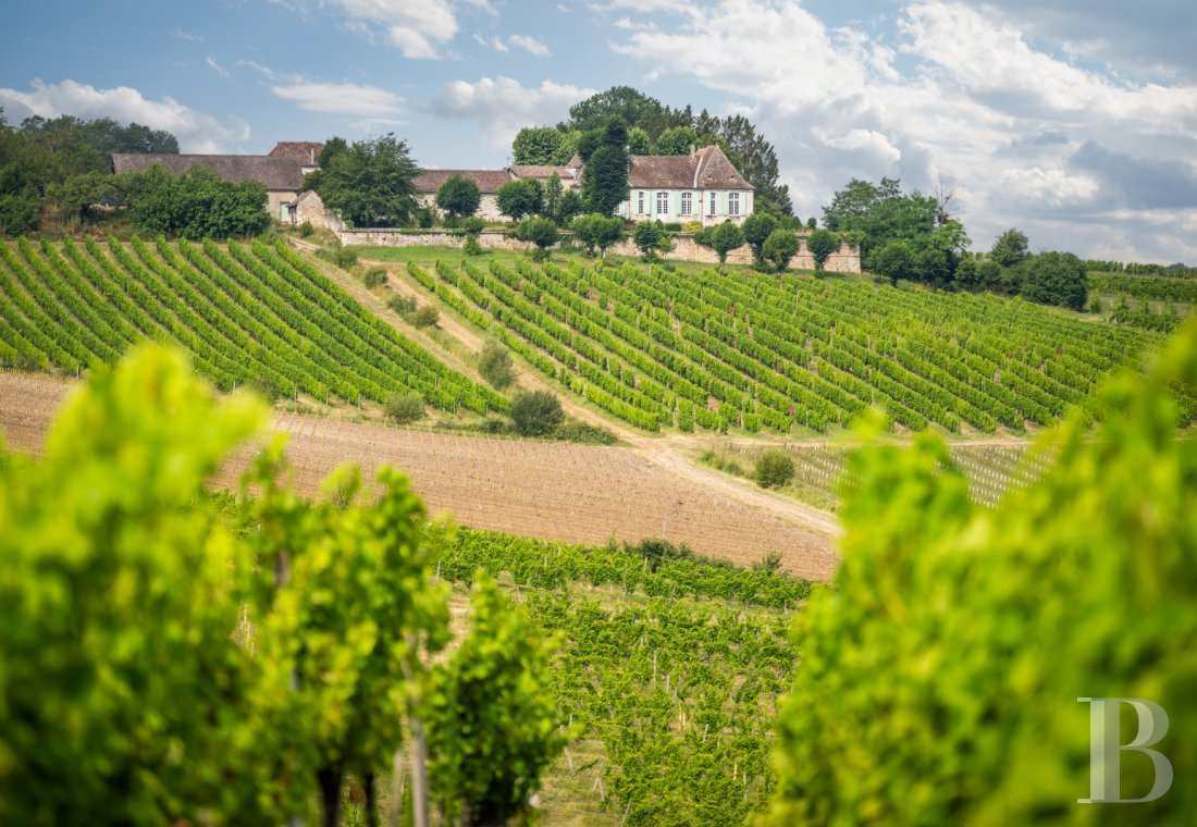 character properties France aquitaine   - 18