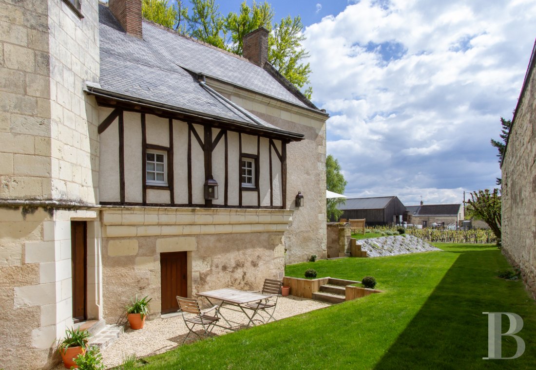 En Indre-et-Loire, entre Bourgueil et Langeais, une maison de village des 16e et 18e siècles - photo  n°4