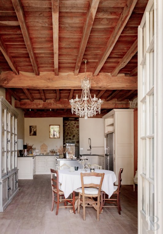 character properties France aquitaine   - 12