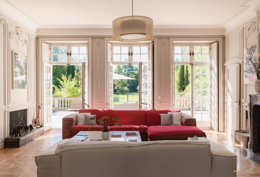 ile-de-france - A vast estate with an elegant country house, gîtes, a private stable and 3.6 hectares of grounds, nestled 55 kilometres south-east of Paris, near the town of Barbizon and Fontainebleau forest