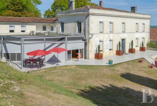 poitou-charentes - A 19th century manor house with outbuildings, swimming pool and 7 500 m² of grounds,  10 minutes from Cognac, in the 