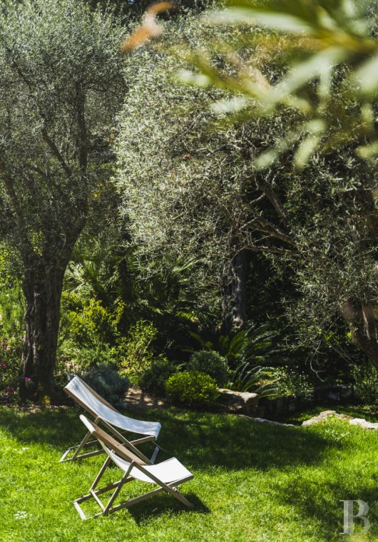 A 1930s villa facing the sea on Cap d'Antibes, in the Alpes-Maritimes department - photo  n°22
