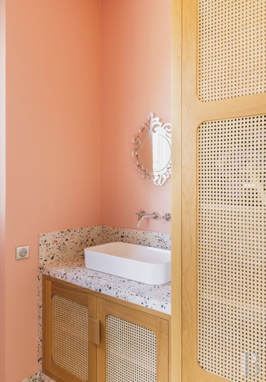 A 1930s villa facing the sea on Cap d'Antibes, in the Alpes-Maritimes department - photo  n°16